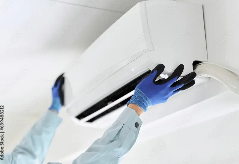 エアコン設置・修理を主に行っております!!